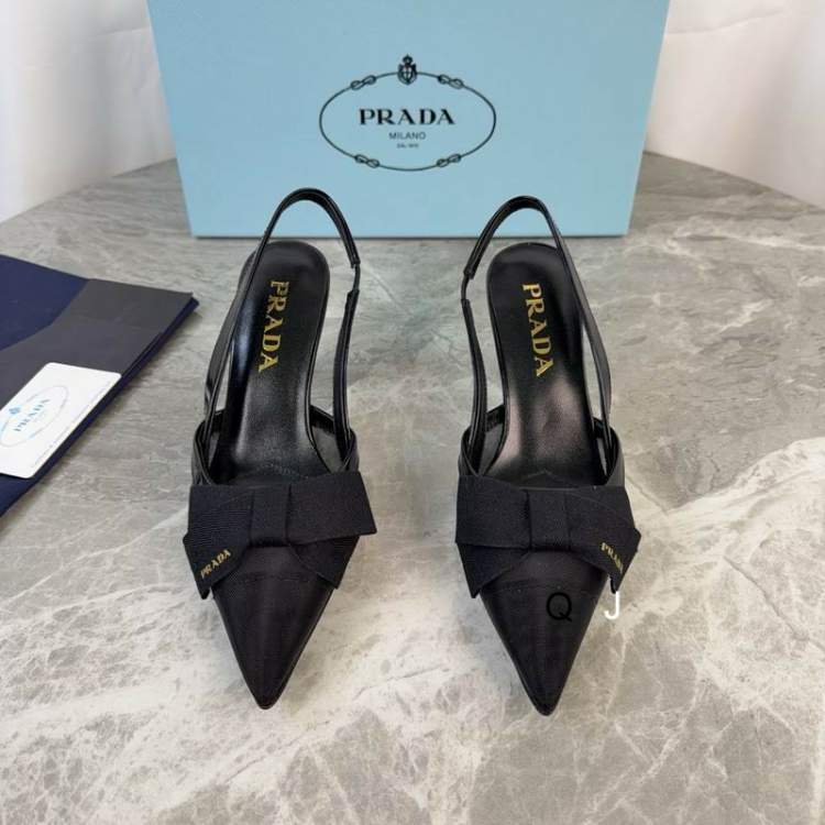 Picture of Prada Shoes _SKUPradasz35-40XJ030819243